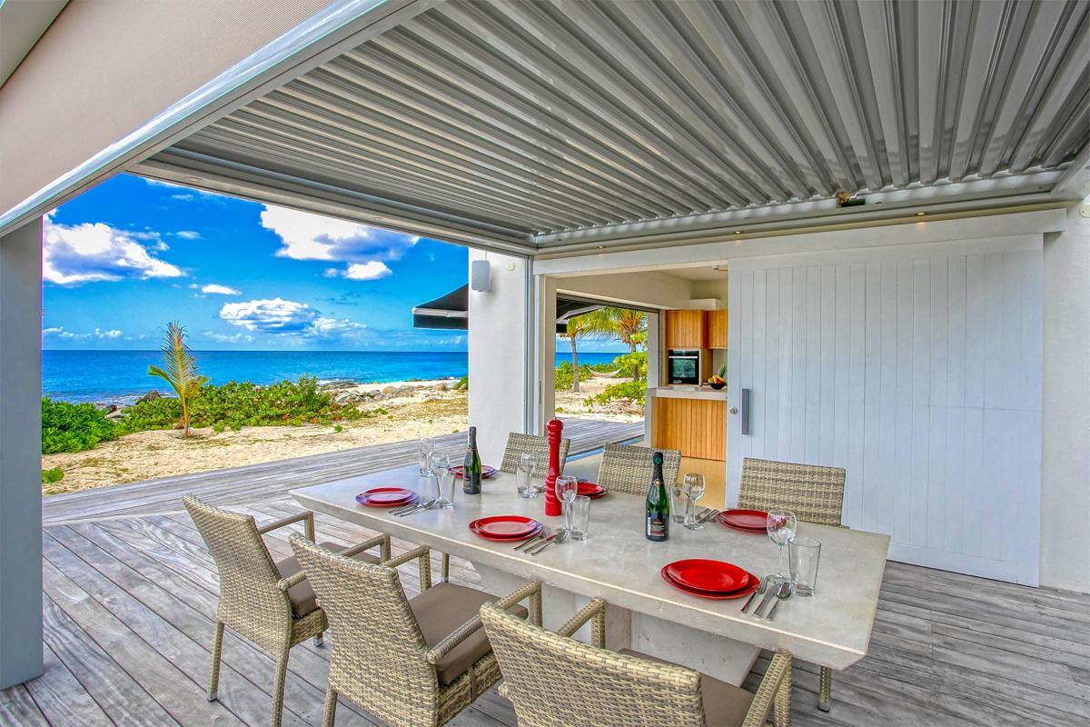 Villa rental St Martin - Outdoor dining area